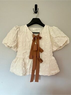 Cream Bow Tie Blouse Puff Sleeve Feminine Romantic Cottagecore Textured Top S